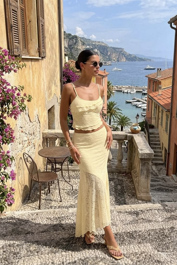 15 Summer Outfit Formulas Women Are Copying From European Street Style - Lace and Layers 1