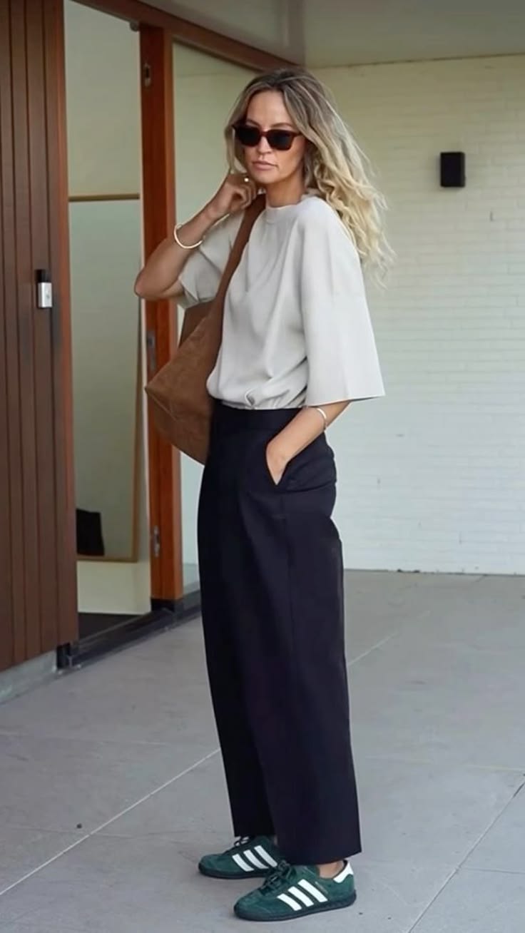 20 Chic Weekend Escape Outfit Ideas That Will Make You the Center of Attention! - Minimalist Chic 1