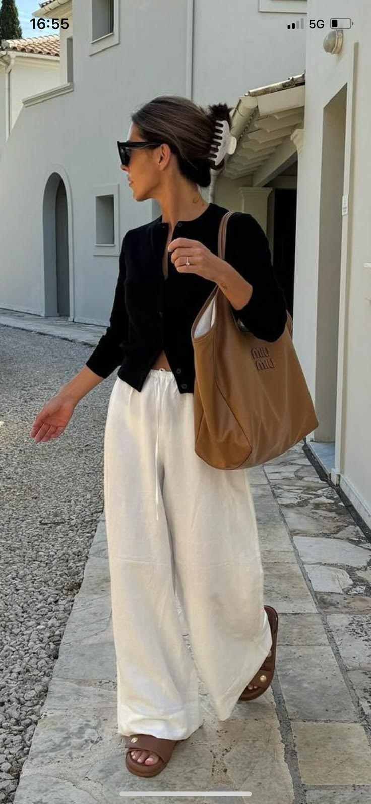 20 Chic Weekend Escape Outfit Ideas That Will Make You the Center of Attention! - Sophisticated Layers 1