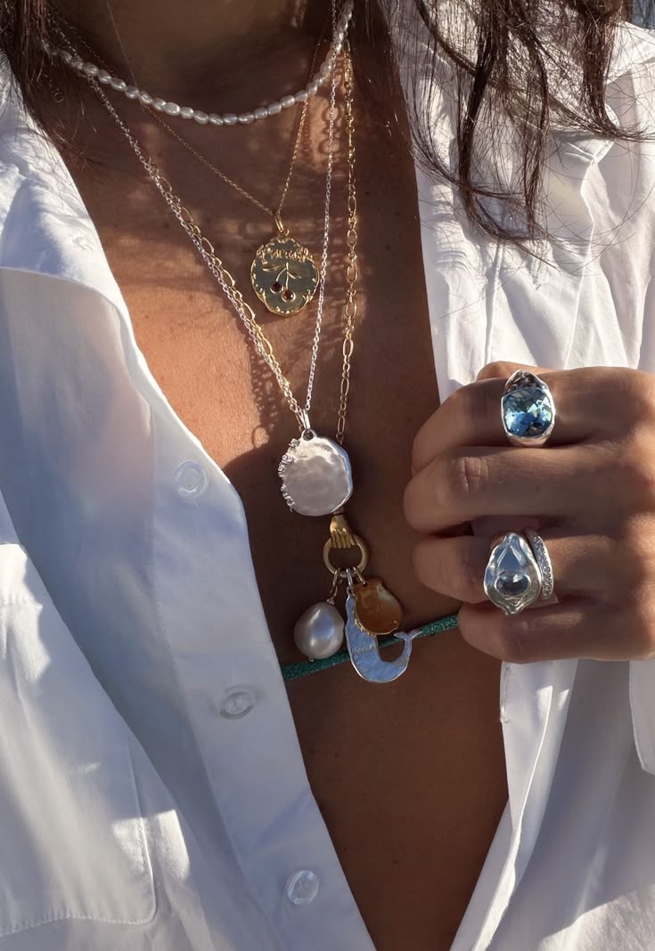 20 Jewelry Trends That'll Make Your Summer Looks Unforgettable! - Chic Chain Details 1