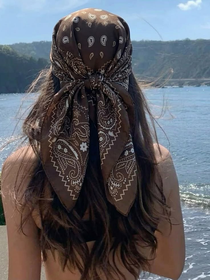 20 Stunning Bandana Hairstyles That Will Transform Your Look Instantly! - The Edgy Wrap 1