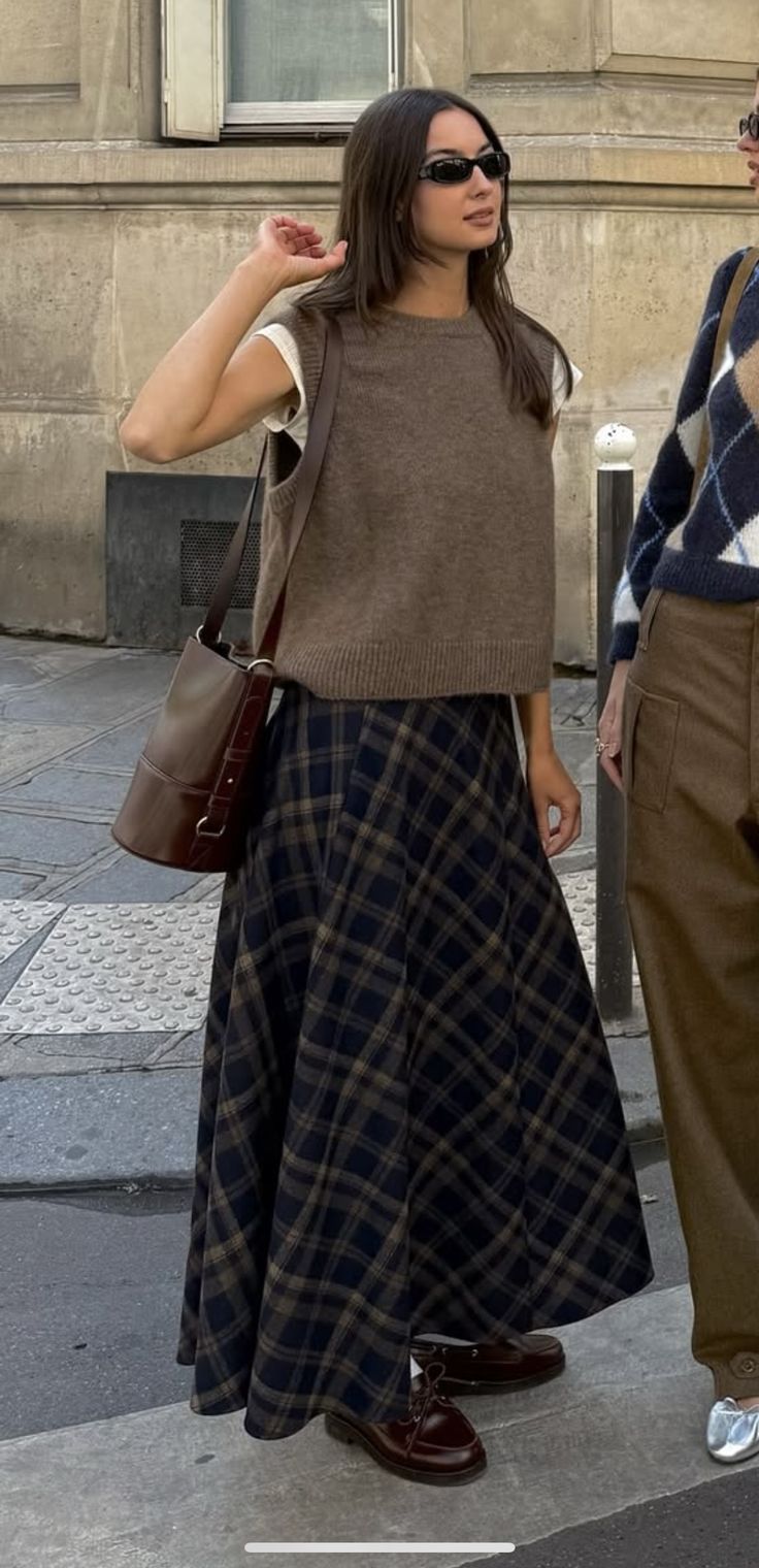 20 Stunning Fall Skirts to Elevate Your Autumn Wardrobe (You Won't Believe #5!) - Maxi Skirts for Comfort 1