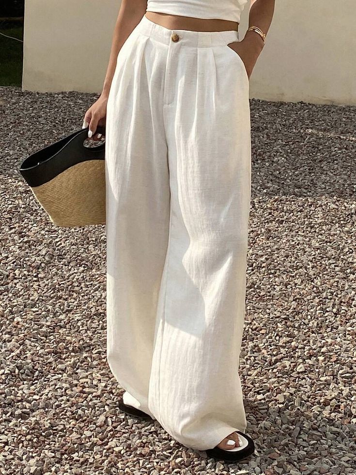 20 Stunning White Linen Pants Styles That Will Keep You Cool This Summer! - Urban Chic 1