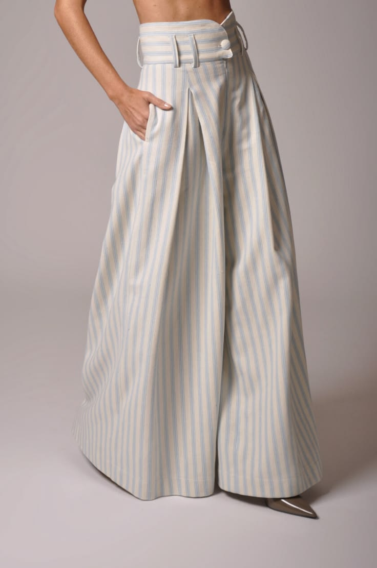 20 Wide-Leg Pants That Will Make You the Style Star This Summer! - Daring in Dark: Bold and Beautiful 1