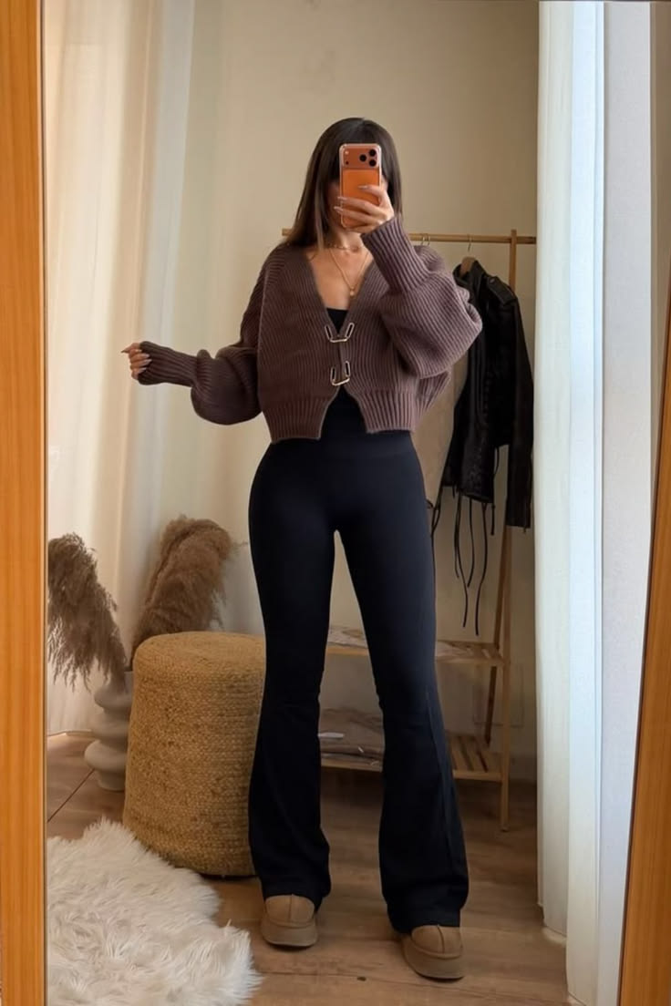 20 Black Leggings Outfits That'll Make You Look Instantly Elevated! - Edgy Ensemble 1