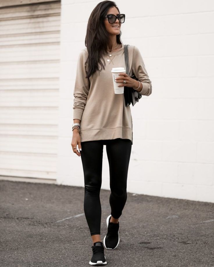 20 Black Leggings Outfits That'll Make You Look Instantly Elevated! - Trendy Layering 1