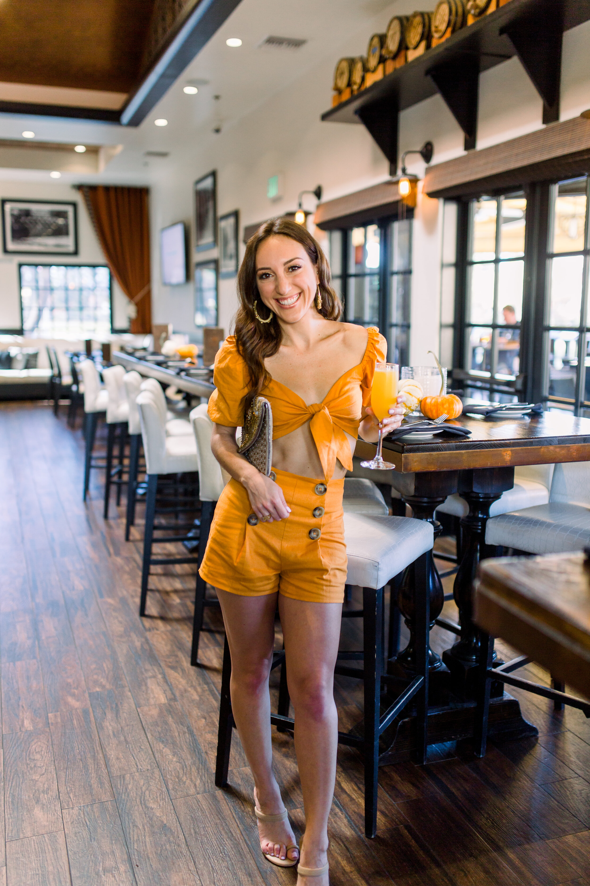 20 Brunch Outfits for Sunny Weekends - Chic in White 1