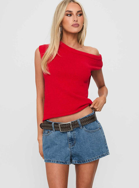 20 Denim Shorts Outfits That Never Go Out of Style - Sporty Vibes 1
