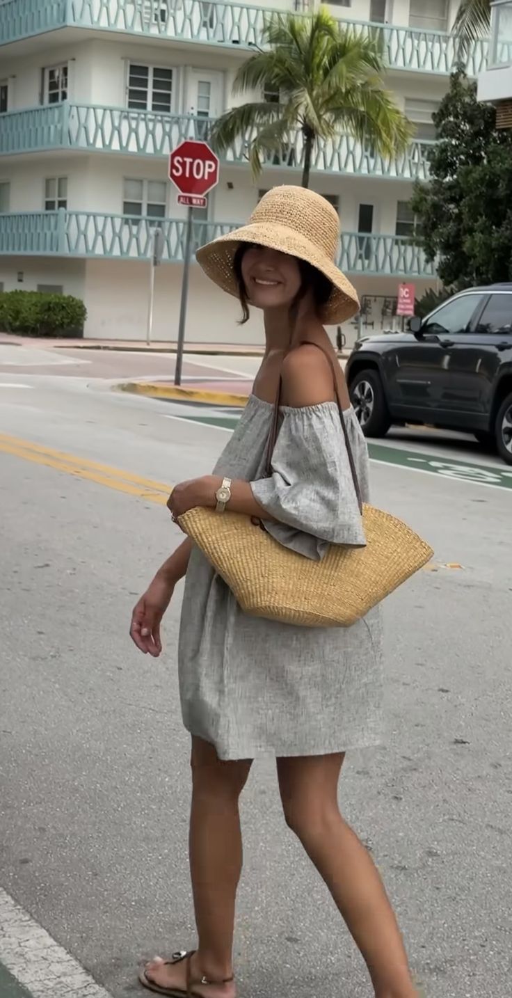 20 Timeless Summer Outfits With Hat That'll Make Heads Turn! - Sophisticated Summer 1