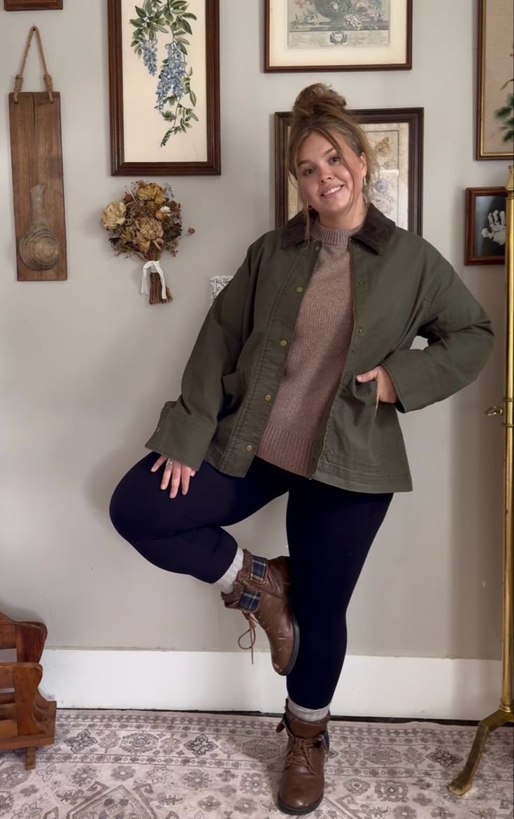 20 Must-Have Plus-Size Fall Outfits For Every Occasion (Wait Until You See #10!) - 13. Casual Graphic Tee & High-Waisted Denim 1