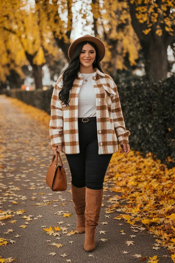 20 Must-Have Plus-Size Fall Outfits For Every Occasion (Wait Until You See #10!) - 19. Flannel Shirt & Jeans 1