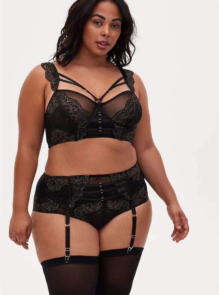 20 Plus Size Lingerie Sets That'll Make You Feel Stunning (You Won't Believe #5!) - 15. Chic in Black and White 1