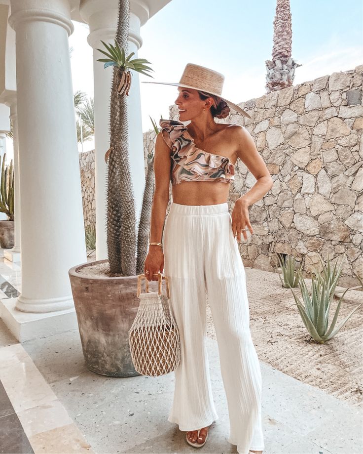 20 Beach Vacation Outfit Ideas - Layered Look 1