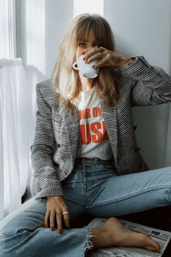 20 Casual Blazer Outfits That Make Everyday Style Look Instantly Chic - 8. Textured Blazer and Graphic Tee for Slow Mornings 1