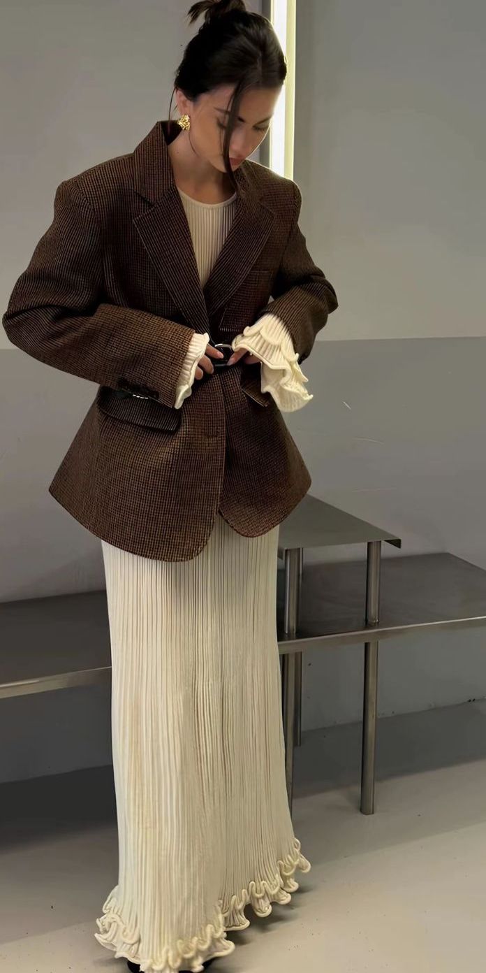 20 Elegant Fall Evening Wear Looks That Will Have Everyone Asking Where You Shop - 10. Textured Tweed with a Cream Pleated Skirt 1
