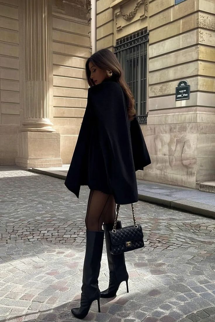 20 Luxury Chic Fall Outfits That Will Make You the Envy of Everyone! - Glamorous Evening Wear 1