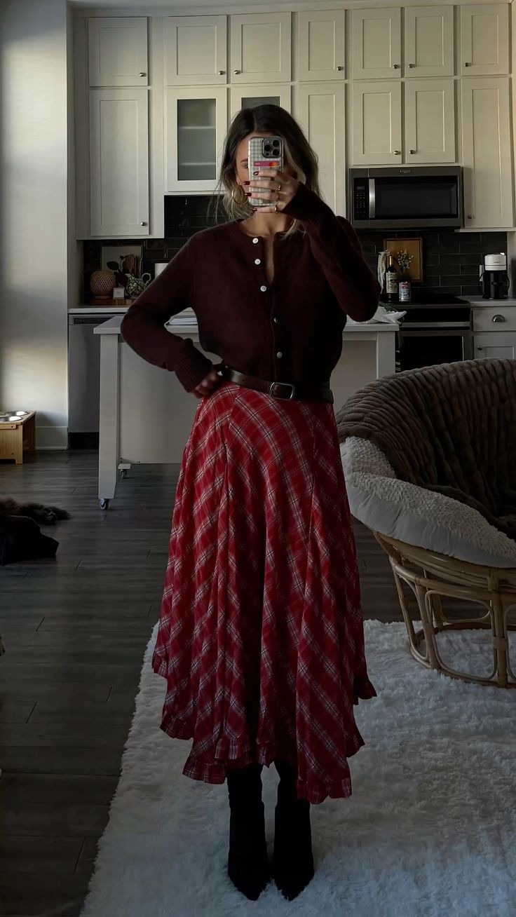 20 Trendy Thanksgiving Looks That'll Make You the Talk of the Table (Especially #3!) - 17. Timeless A-Line Skirt 1