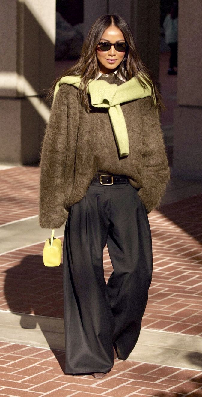 20 Winter Street Style Outfits That Look Effortlessly Cool (Even on the Coldest Days!) - 2. Chocolate Fleece with a Lime Green Shoulder Scarf 1