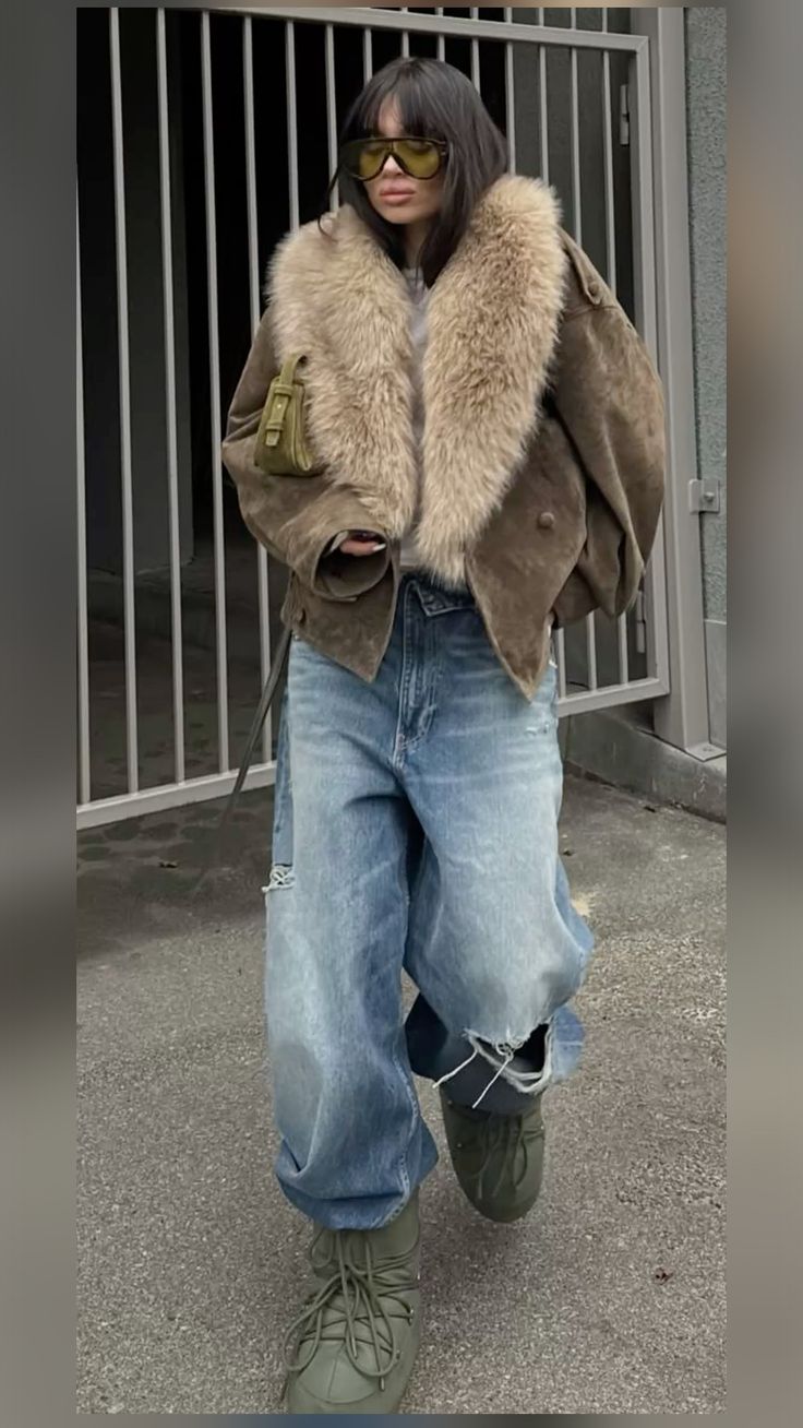 20 Winter Street Style Outfits That Look Effortlessly Cool (Even on the Coldest Days!) - 20. Oversized Shearling, Loose Jeans, and Olive Boots 1