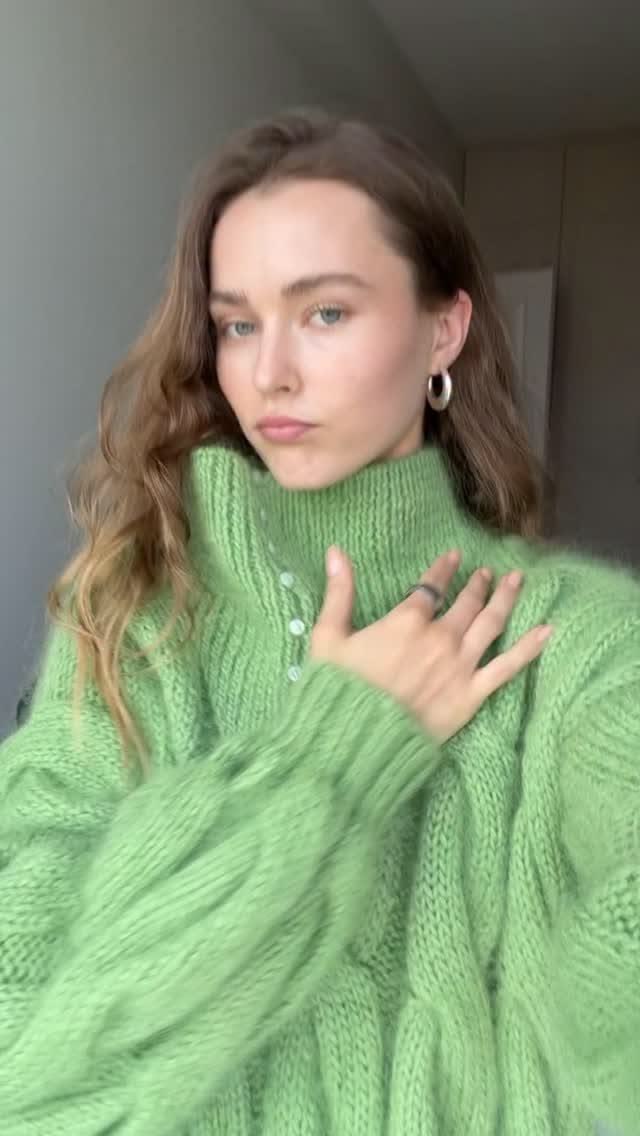 20 Cable Knit Cardigan Outfits That Instantly Elevate Your Everyday Wardrobe - 12. Dark Charcoal Cable Knit for a City Edge 1