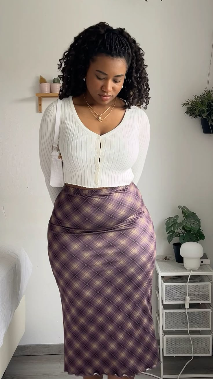 20 Curvy Fashion Looks That Make Casual Style Feel Instantly More Chic (You’ll Want to Copy #8!) - 10. A Cream Cardigan with a Plum Plaid Midi Skirt 1