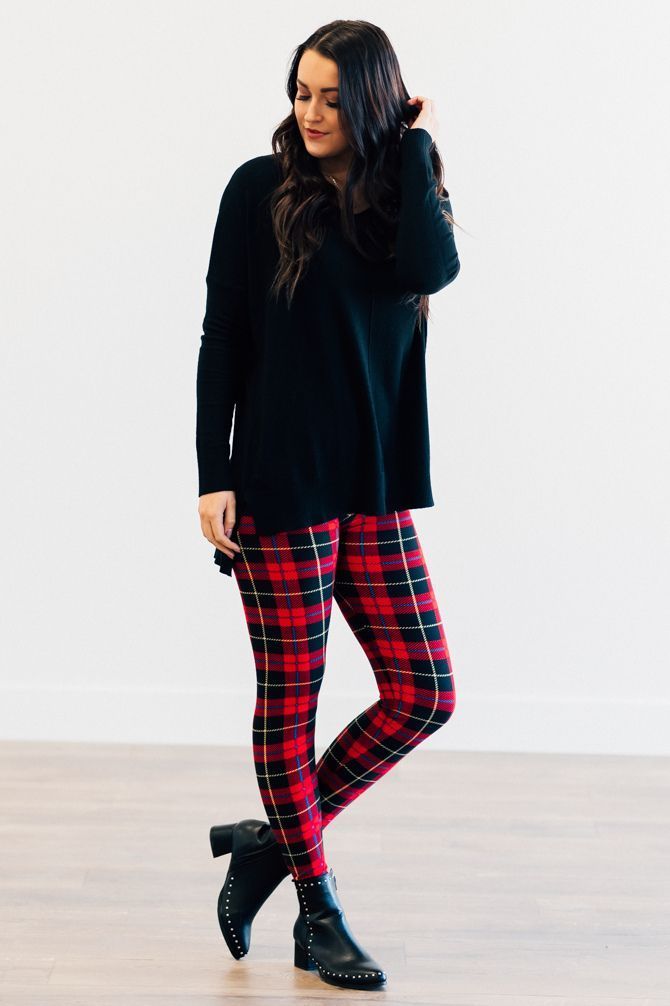 20 Multicolor Tartan Plaid Leggings Outfits That Will Make Every Look Instantly Bolder - 9. Long Black Tunic for Easy Red Plaid Coverage 1