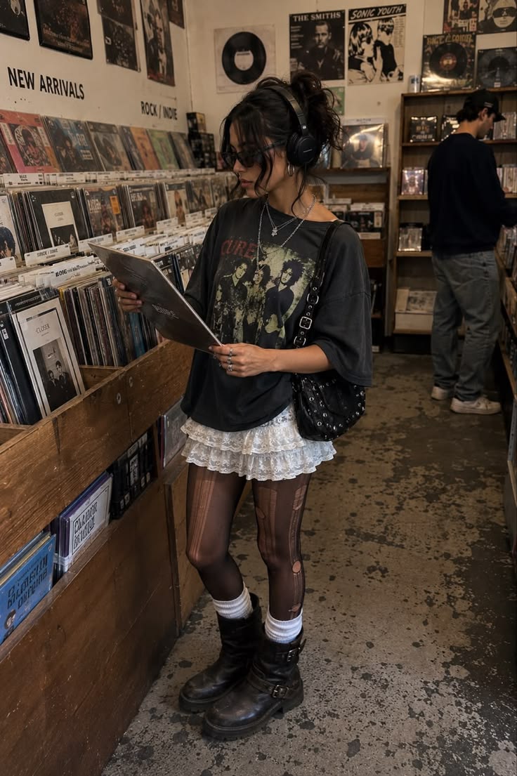 20 Punk Outfits So Edgy They’ll Make Every Sidewalk Your Runway - 2. Record Store Riot Girl 1