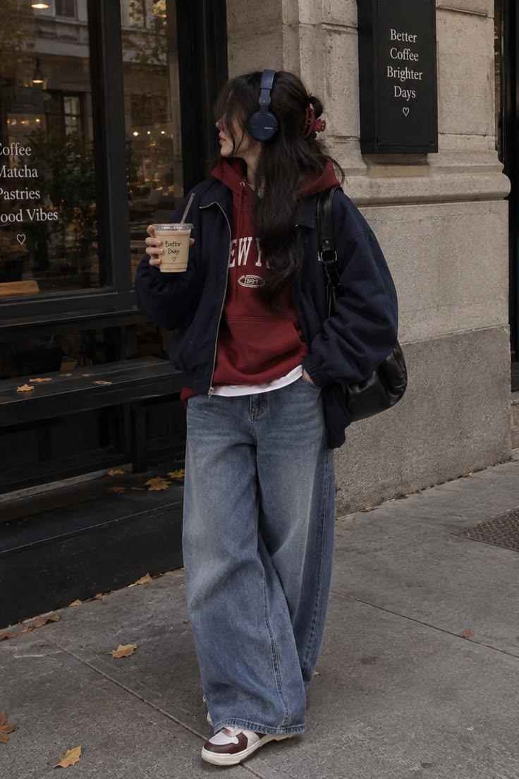 20 Street-Style Outfits That Look Like They Belong in a Music Video - 8. Headphones, Hoodie, and Wide Denim 1