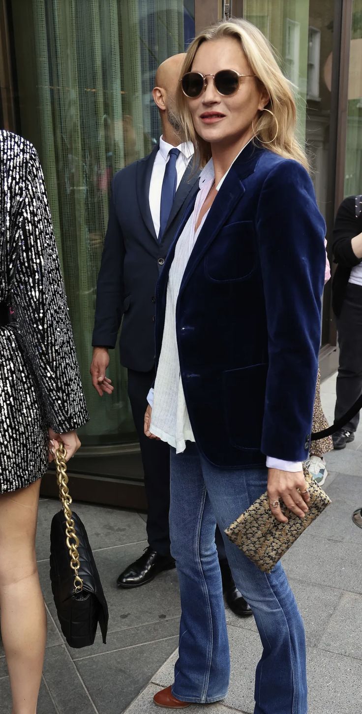 20 Velvet Blazer Outfits That Make Every Christmas Party Feel Like a VIP Event - 8. Navy Velvet with a White Shirt and Denim 1
